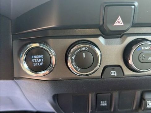 Used 2023 Toyota Tacoma TRD Sport AWD/4WD image 29
