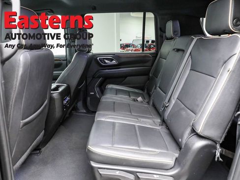 Used 2024 Chevrolet Suburban Premier RWD image 23