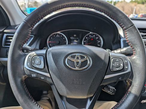 Used 2016 Toyota Camry XSE w/ Moonroof Package FWD image 25