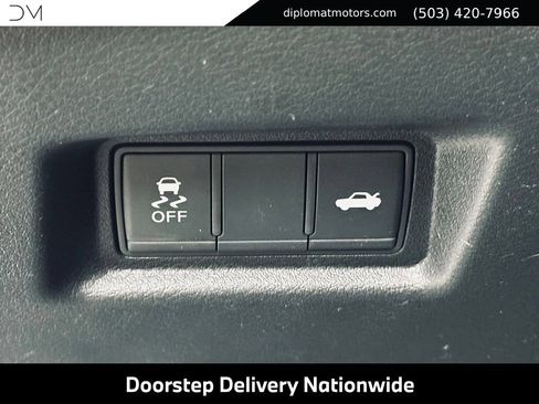 Used 2018 INFINITI Q50 Luxe w/ Cargo Package (L95) RWD image 34