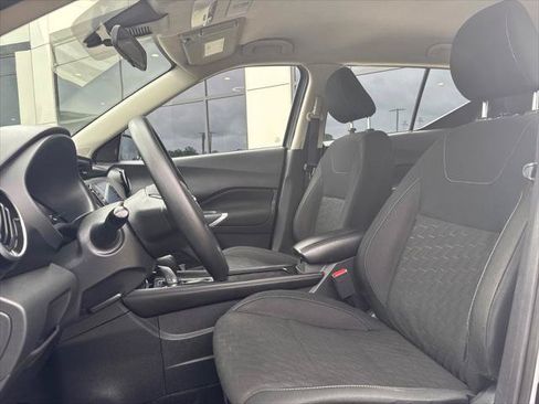 Used 2024 Nissan Kicks SV FWD image 13