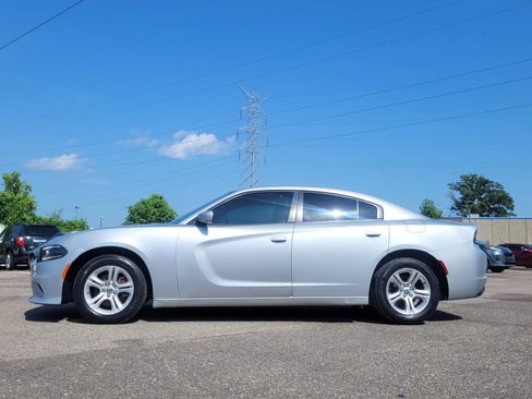 Used 2020 Dodge Charger SXT w/ Leather Interior Group RWD image 7