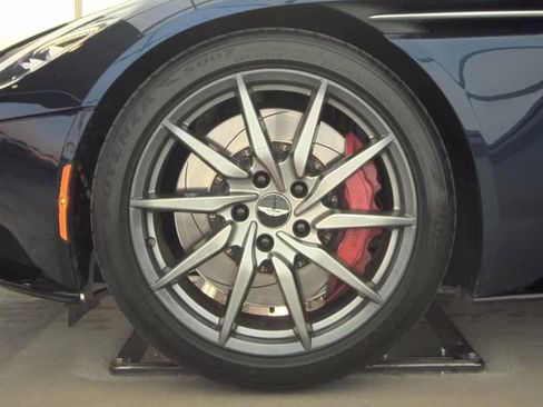 Used 2017 Aston Martin DB11 V12 image 19