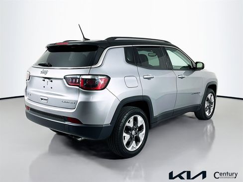 Used 2018 Jeep Compass Limited AWD/4WD image 5