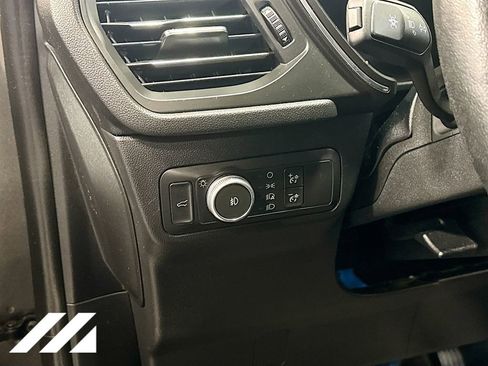 Used 2020 Ford Escape Titanium image 10