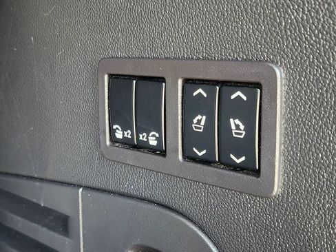 Used 2017 GMC Yukon Denali AWD/4WD image 21