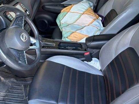 Used 2023 Nissan Kicks SR w/ SR Premium Package FWD image 5