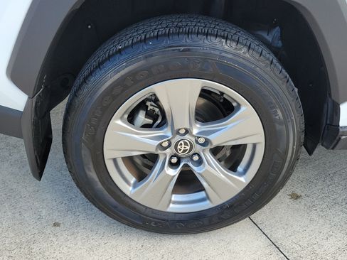 Used 2025 Toyota RAV4 XLE AWD/4WD image 8