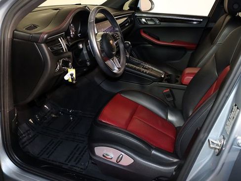 Used 2020 Porsche Macan AWD/4WD image 12