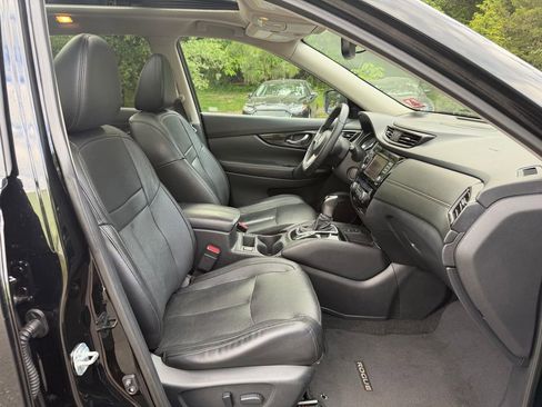 Used 2019 Nissan Rogue SL w/ Premium Package AWD/4WD image 36