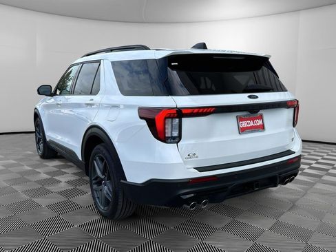 Used 2025 Ford Explorer ST AWD/4WD image 6