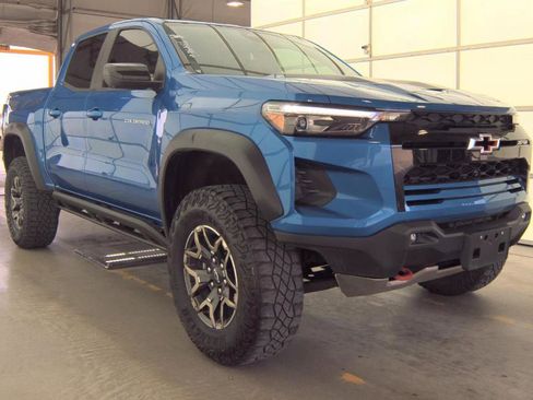 Used 2023 Chevrolet Colorado ZR2 w/ ZR2 Convenience Package III image 2