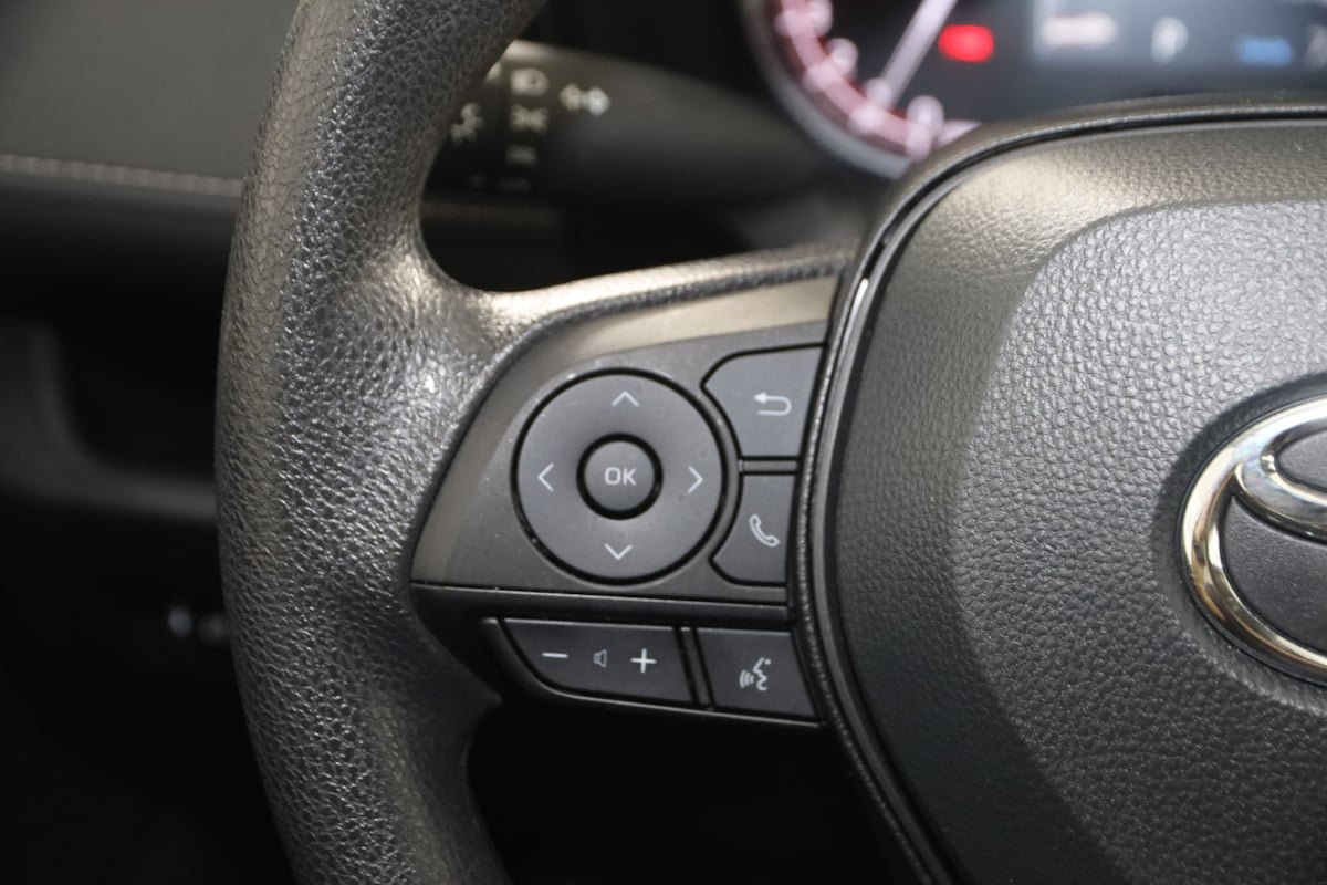 Used 2025 Toyota RAV4 LE AWD/4WD image 25