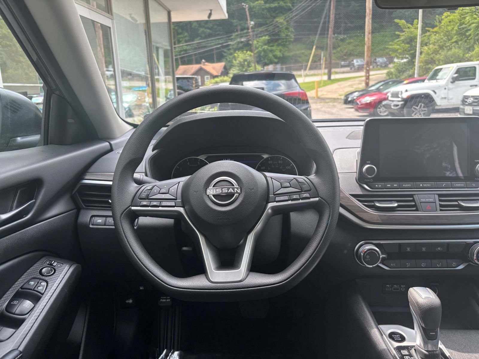 Used 2026 Nissan Altima 2.5 SV FWD image 33