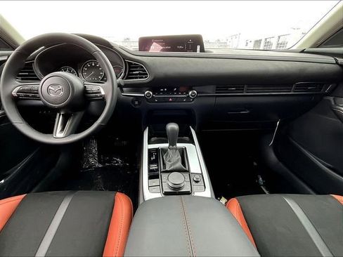 New 2025 MAZDA CX-30 Carbon image 10