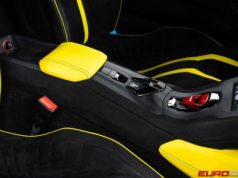 Used 2022 Lamborghini Huracan STO RWD image 36