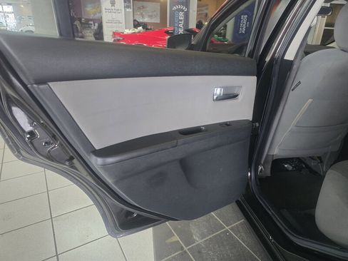 Used 2010 Nissan Sentra 2.0 S w/ Convenience Pkg image 10