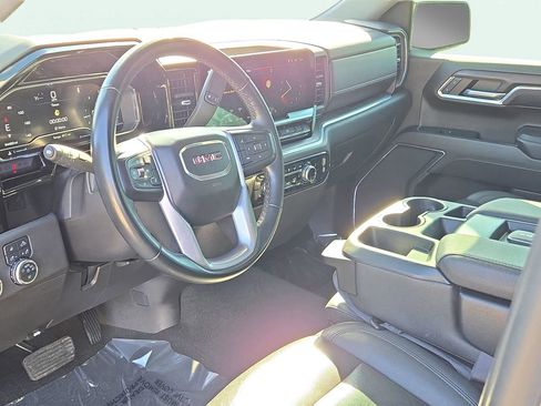 Used 2024 GMC Sierra 1500 SLT image 18