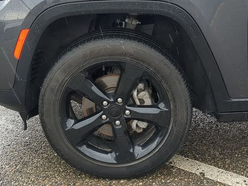 Used 2022 Jeep Grand Cherokee Altitude image 14