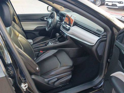 Used 2025 Jeep Compass Limited image 8