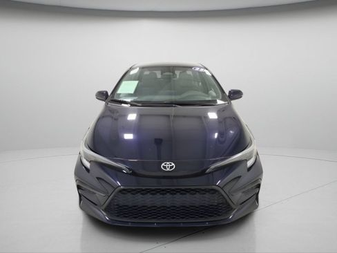 Used 2023 Toyota Corolla SE FWD image 2