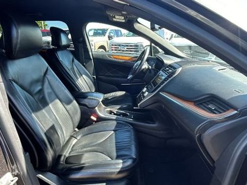 Used 2018 Lincoln MKC Select w/ Select Plus Package image 11