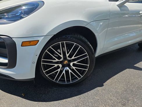 Used 2023 Porsche Macan AWD/4WD image 2