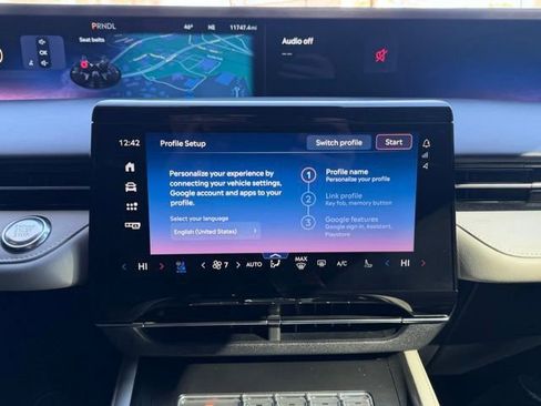 Used 2024 Lincoln Nautilus Reserve image 10