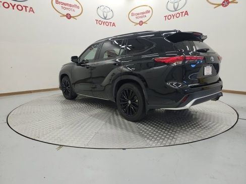 Used 2023 Toyota Highlander XSE image 6