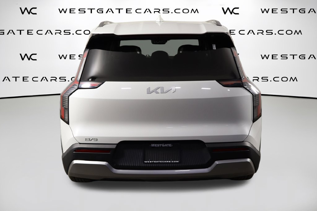 Used 2024 Kia EV9 Wind AWD/4WD image 4