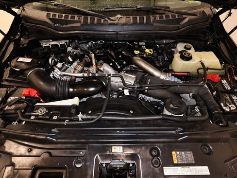 Certified 2019 Ford F350 Lariat w/ Lariat Ultimate Package image 48