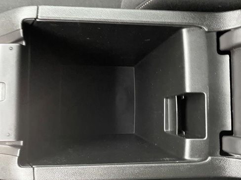 Used 2017 GMC Acadia SLE image 21