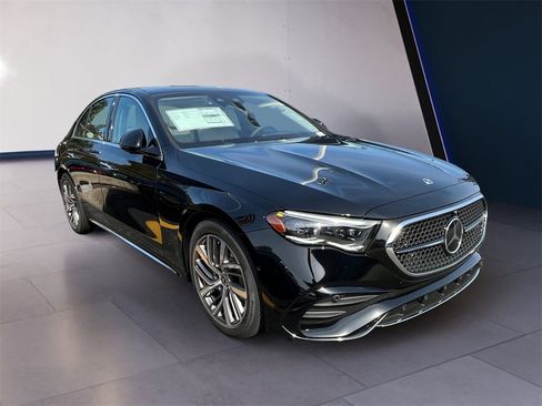 New 2026 Mercedes-Benz E 450 4MATIC Sedan image 4