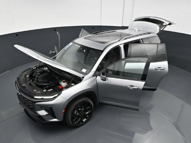 Used 2025 Chevrolet Traverse RS AWD/4WD image 41