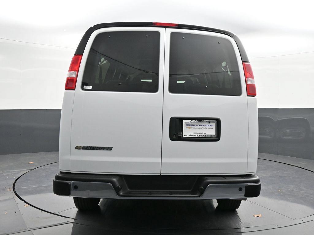 Certified 2024 Chevrolet Express 3500 LT w/ LT Preferred Equipment Group RWD image 4