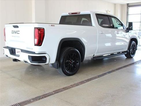 Used 2024 GMC Sierra 1500 Elevation w/ LPO, Elevation Black Package image 3