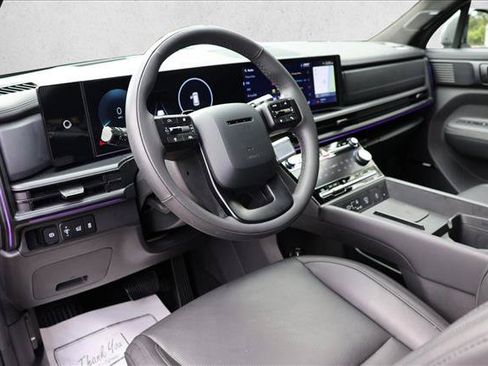 Used 2025 Hyundai Santa Fe Calligraphy AWD/4WD image 10
