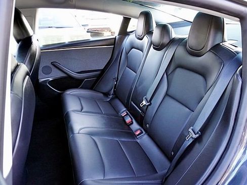 Used 2024 Tesla Model 3 Standard Range image 17