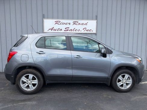 Used 2020 Chevrolet Trax LS w/ LPO, Protection Package AWD/4WD image 5