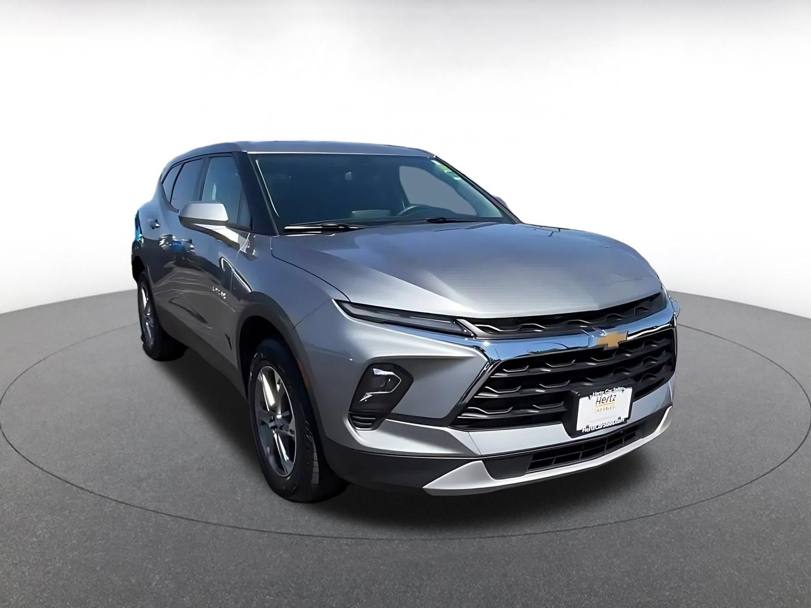 Used 2026 Chevrolet Blazer LT FWD image 3
