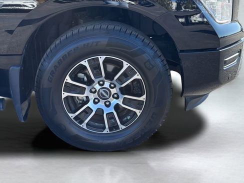 Used 2024 Nissan Titan SV w/ SV Convenience Package image 24