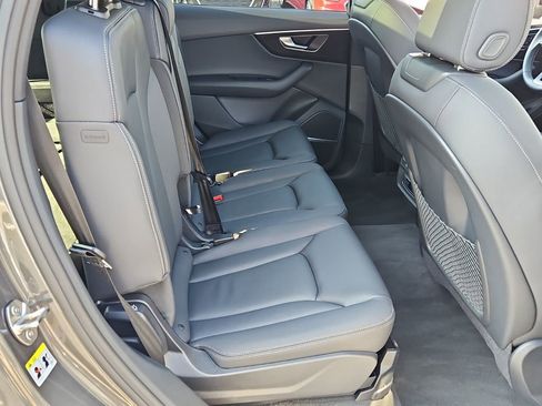 Used 2025 Audi Q7 2.0T Premium w/ Convenience Plus Package image 18