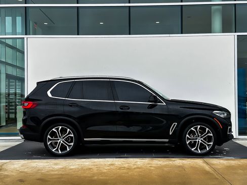 Certified 2023 BMW X5 sDrive40i w/ Luxury Seating Package image 3