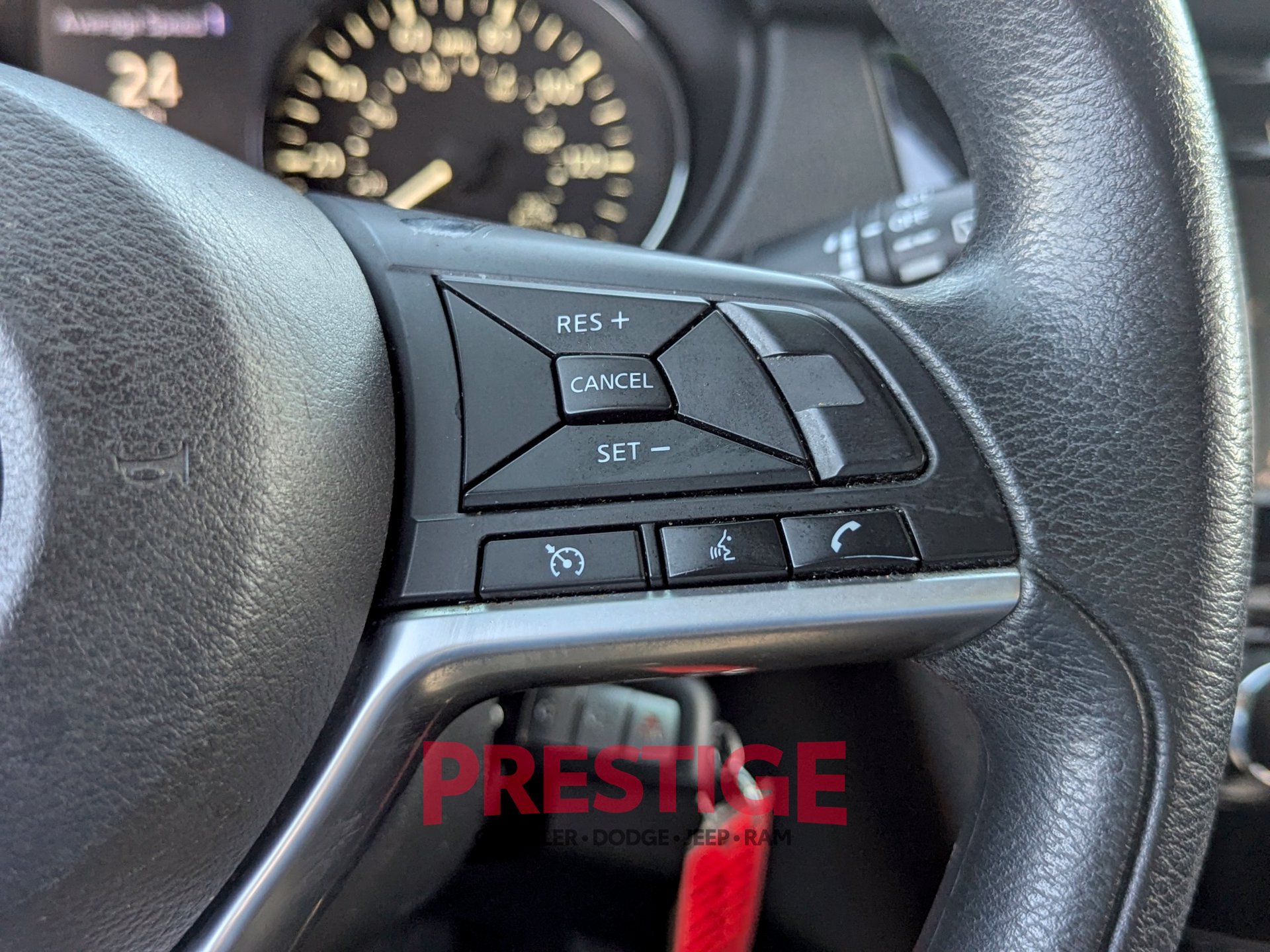 Used 2020 Nissan Rogue S FWD image 17