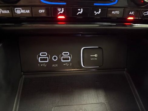 Used 2024 Jeep Grand Cherokee Limited w/ Luxury Tech Group II AWD/4WD image 19