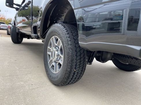 New 2026 Ford F250 Lariat w/ FX4 Off-Road Package image 17