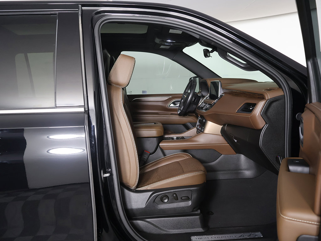 Used 2024 Chevrolet Suburban High Country w/ Advanced Technology Package AWD/4WD image 38