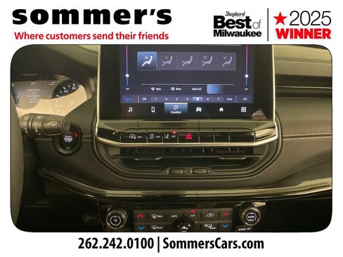 Used 2024 Jeep Compass Latitude w/ Convenience Group AWD/4WD image 16