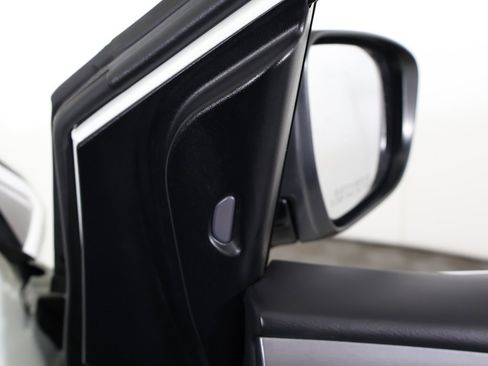 Used 2020 Nissan Murano S w/ Technology Package image 32