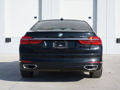 Used 2019 BMW 740e xDrive w/ Executive Package image 11